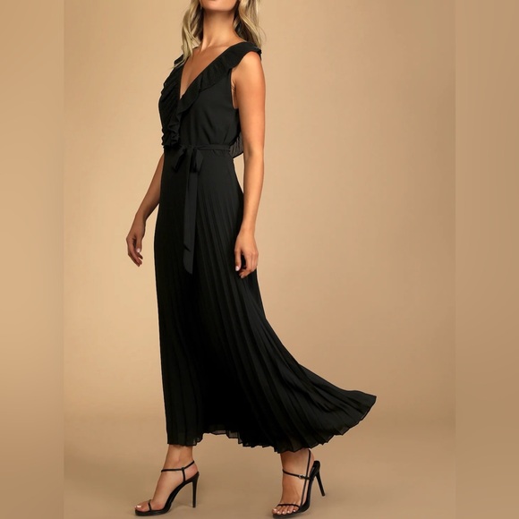 NWT Lulu’s Loved By You Black Ruffled Pleated Chiffon Maxi Dress Size Medium - Picture 3 of 16